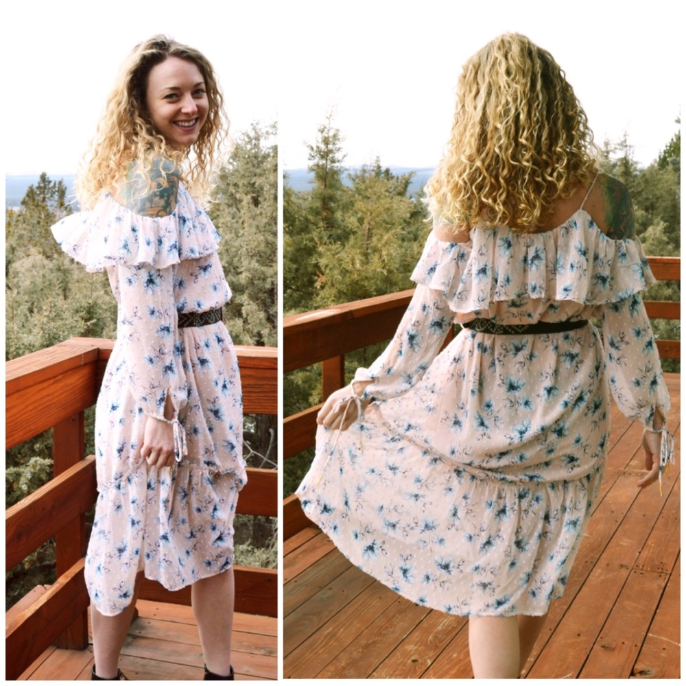 NWT Moon River Cold-Shoulder Dress